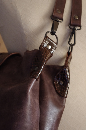 donkerbruine lederen tas